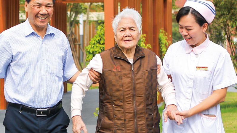居家养老机构的收费标准通常由以下几个部分构成：