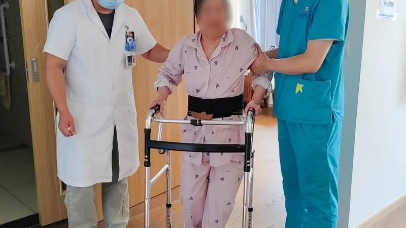 护工工作内容解析：如何成为一名合格的护理专家**
